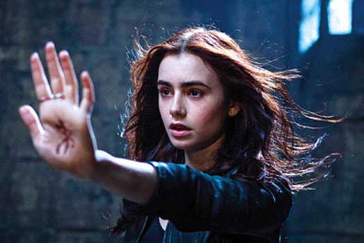 Lily-Collins-The-Mortal-Instruments-City-of-Bones